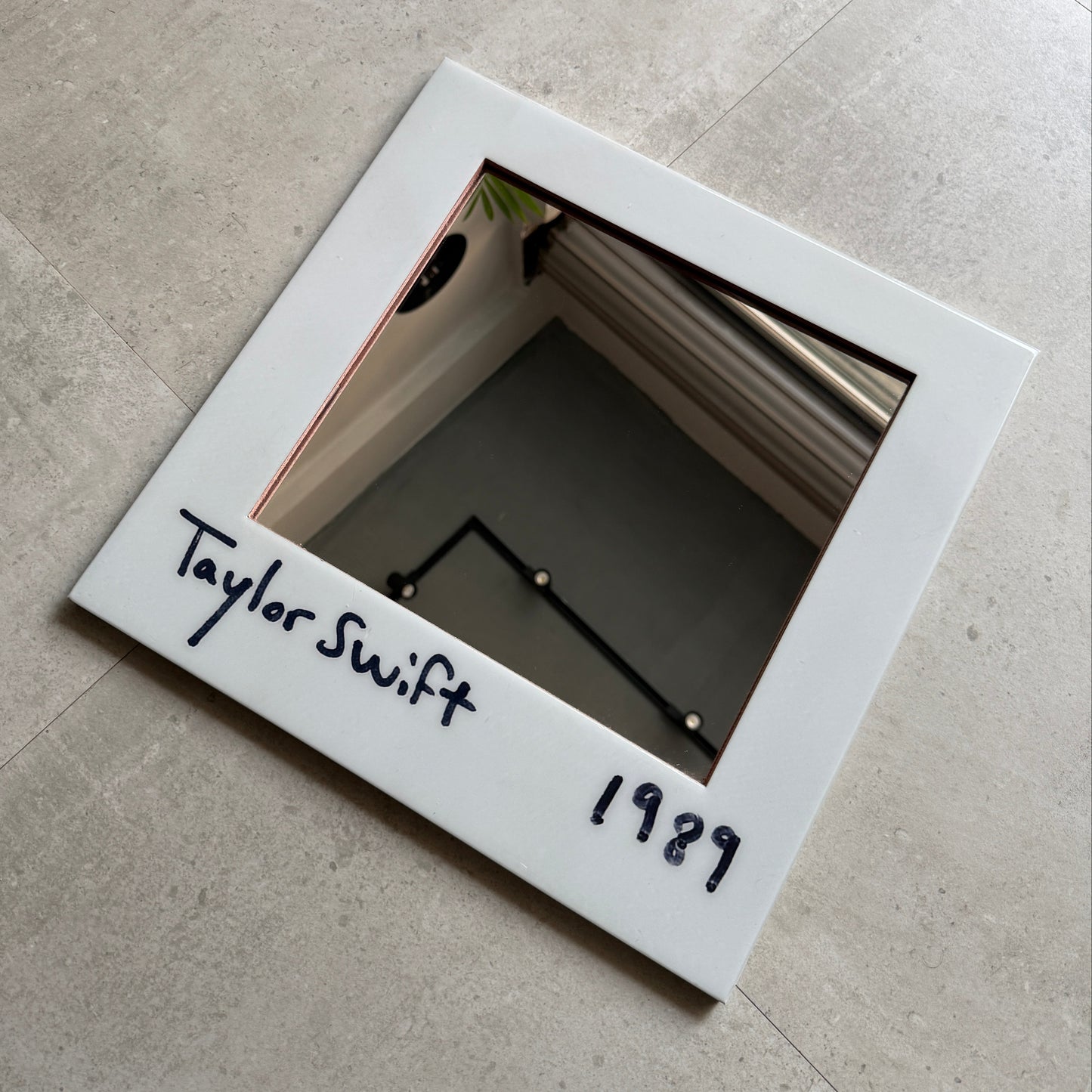 1989 MIRROR