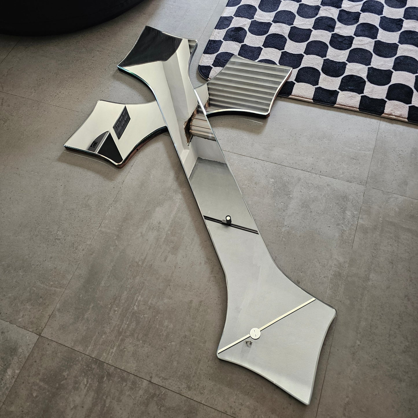 CHROME CROSS MIRROR (Y2K AESTHETIC)